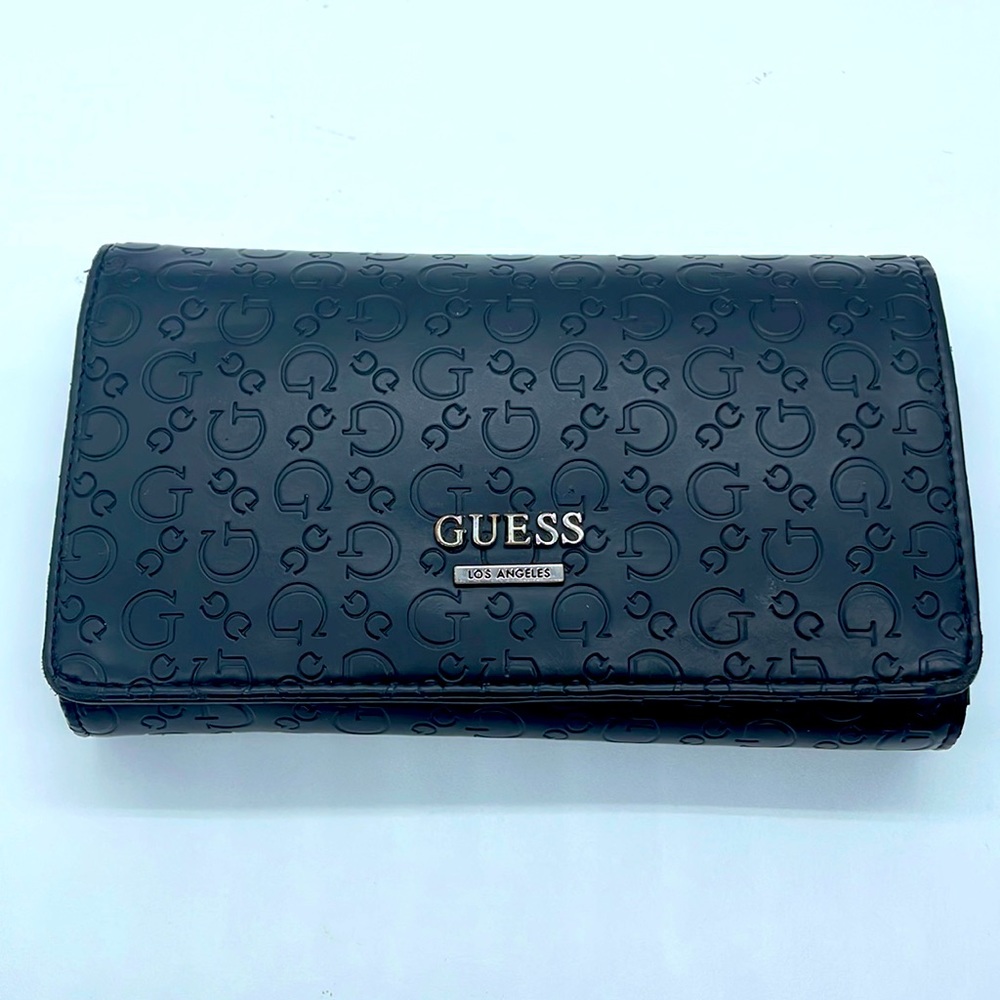 Vintage women’s guess wallet
